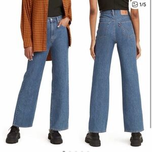 Classic Blue Women's Jeans
Levi’s high waisted straight